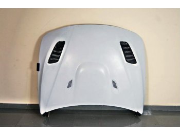 Капот в стиле M3 GTR Look с жабрами от Eurolineas на BMW 3 F30 / F31