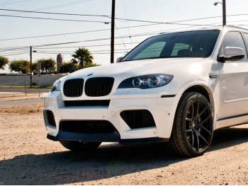 Накладка на передний бампер Vorsteiner для BMW X5 E70M