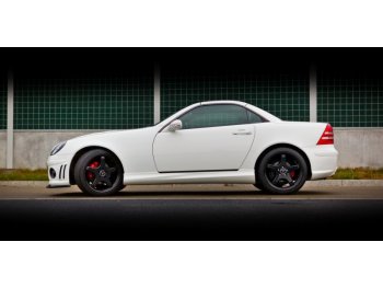 Накладки на пороги в стиле AMG от Maxton Design на Mercedes SLK класс R170