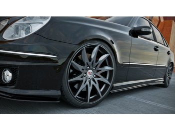 Накладки порогов от Maxton Design для Mercedes E класс W211 AMG