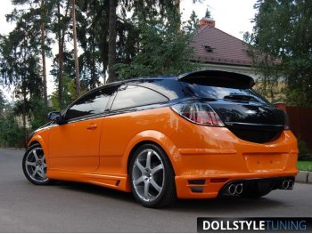 Накладка на задний бампер Rieger на Opel Astra H GTC