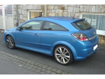 Накладки на пороги в стиле OPC на opel Astra H GTC