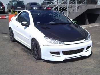 Бампер передний от Maxton Design на Peugeot 206