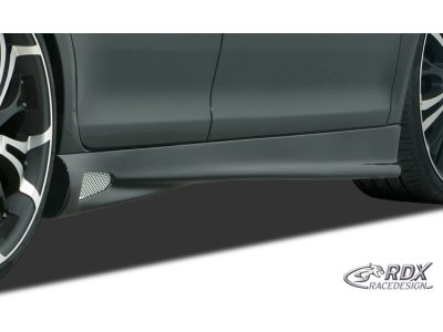Накладки на пороги GT4 ReverseType от RDX Racedesign на VW Golf VI