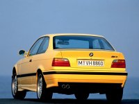 На BMW 3 E36 задние фонари, задняя альтернативная оптика