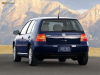 На Volkswagen Golf IV задняя альтернативная оптика, фонари