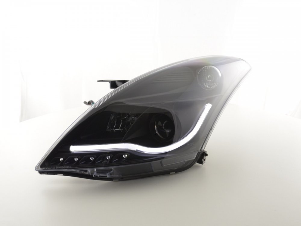Передние фары Devil Eyes Black от FK Automotive на Suzuki Swift III